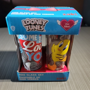 Zak! Looney Tunes 2oz Mini‎ Glass Set.